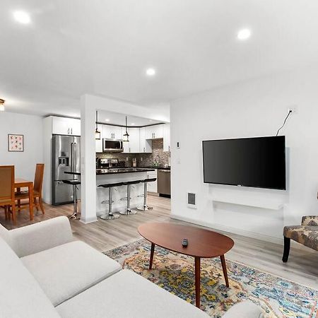 Hillside In Seattle - Updated And Well Appointed. エクステリア 写真