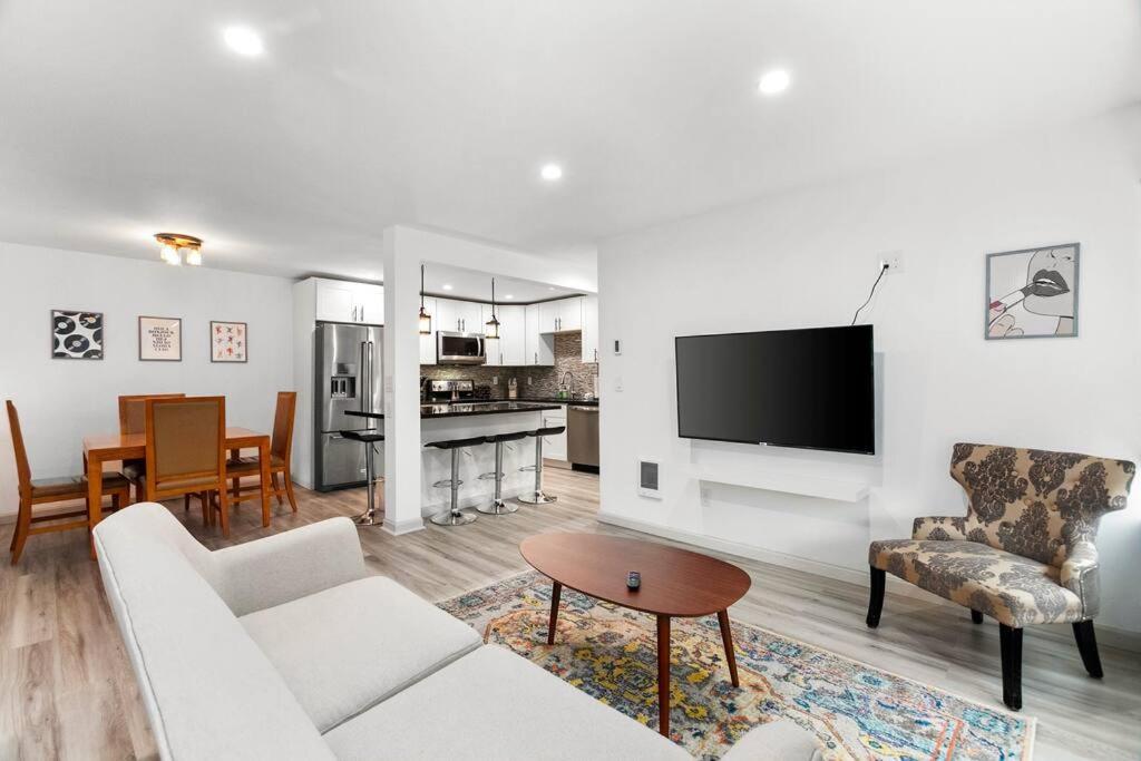 Hillside In Seattle - Updated And Well Appointed. エクステリア 写真
