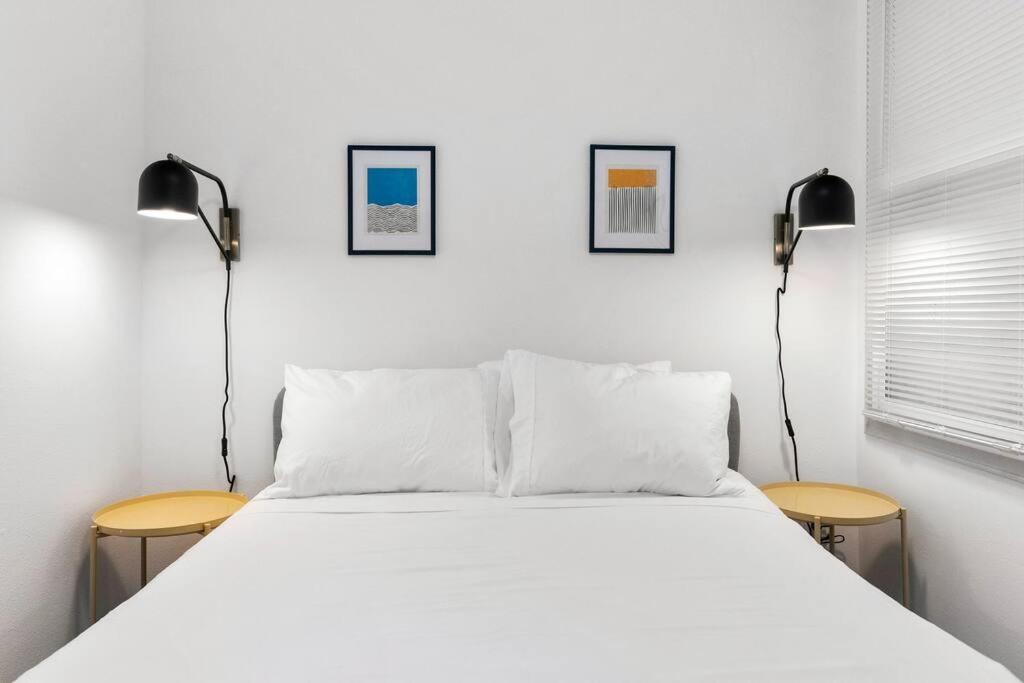 Hillside In Seattle - Updated And Well Appointed. エクステリア 写真